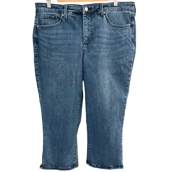 Curves 360 by NYDJ Caliente Slim Straight Capri Size 14 Blue Denim Jeans - Picture 2 of 7
